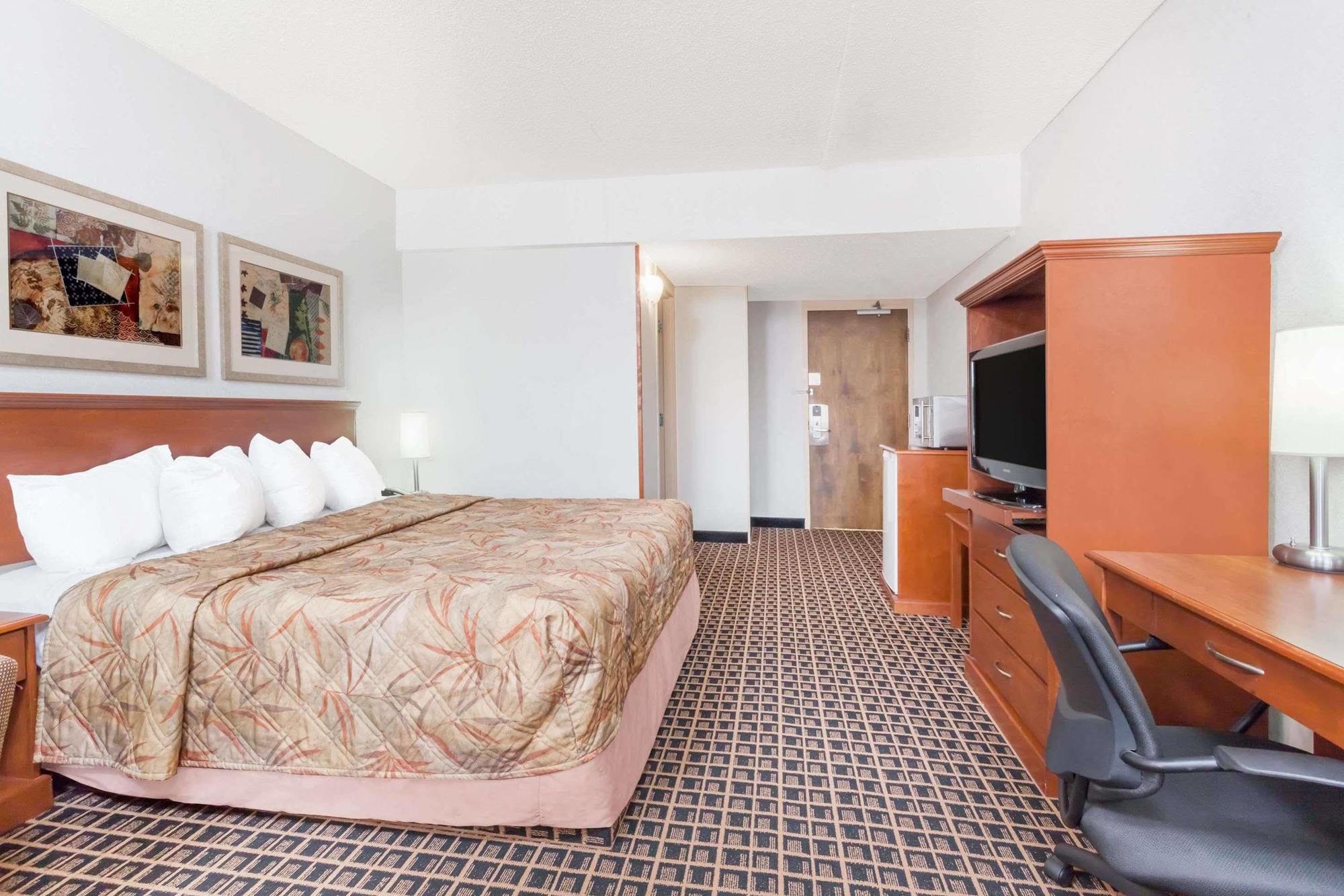 Hotel Ramada By Wyndham Yorkton Exteriér fotografie