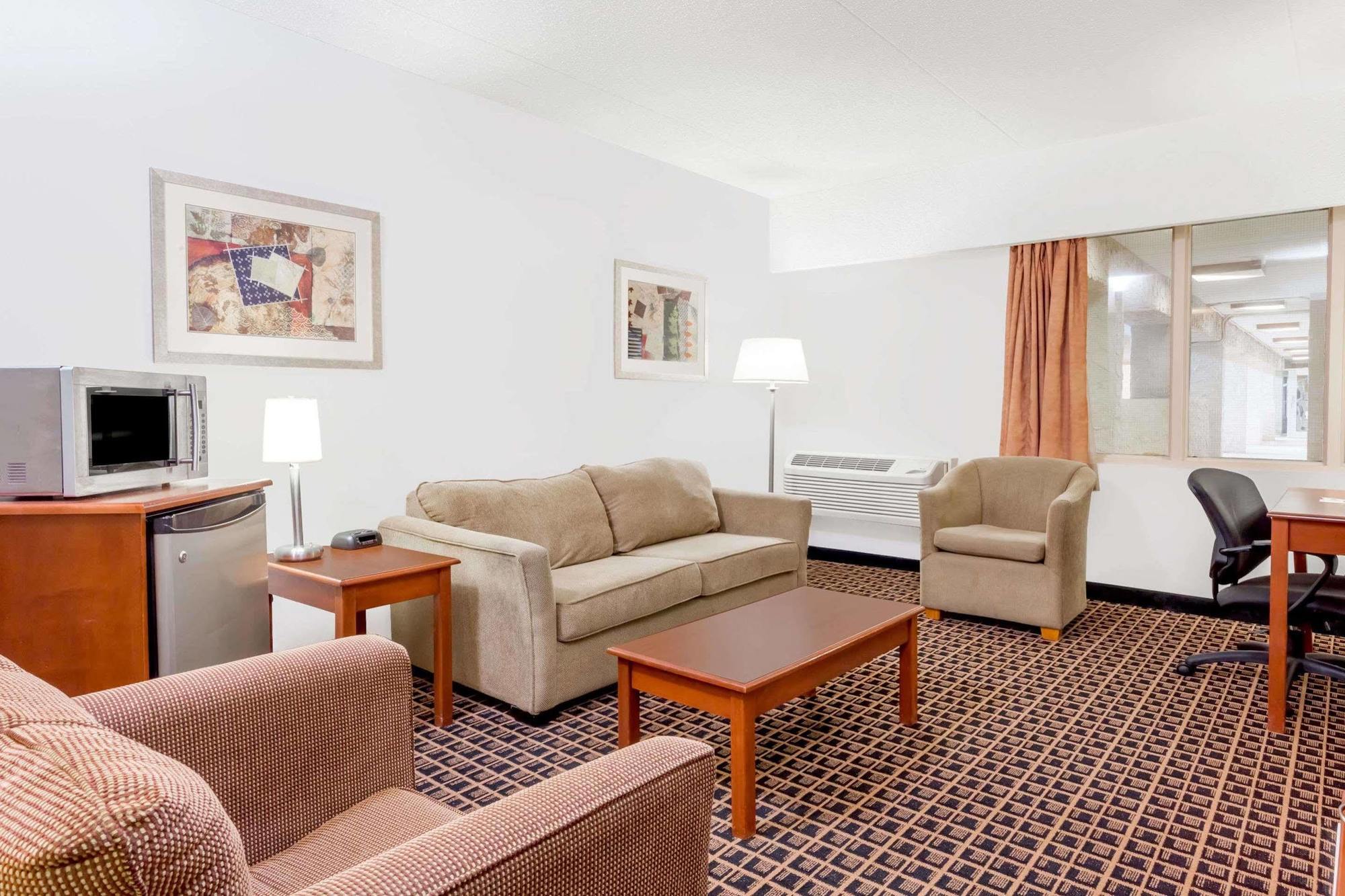 Hotel Ramada By Wyndham Yorkton Exteriér fotografie