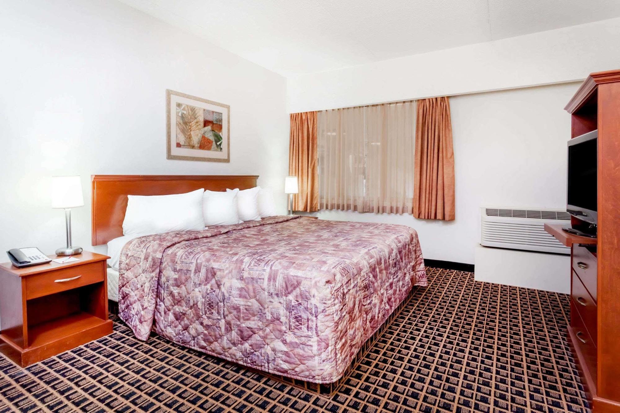 Hotel Ramada By Wyndham Yorkton Exteriér fotografie